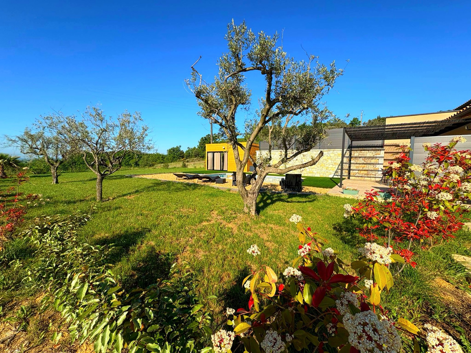 Overview of the garden and cottage